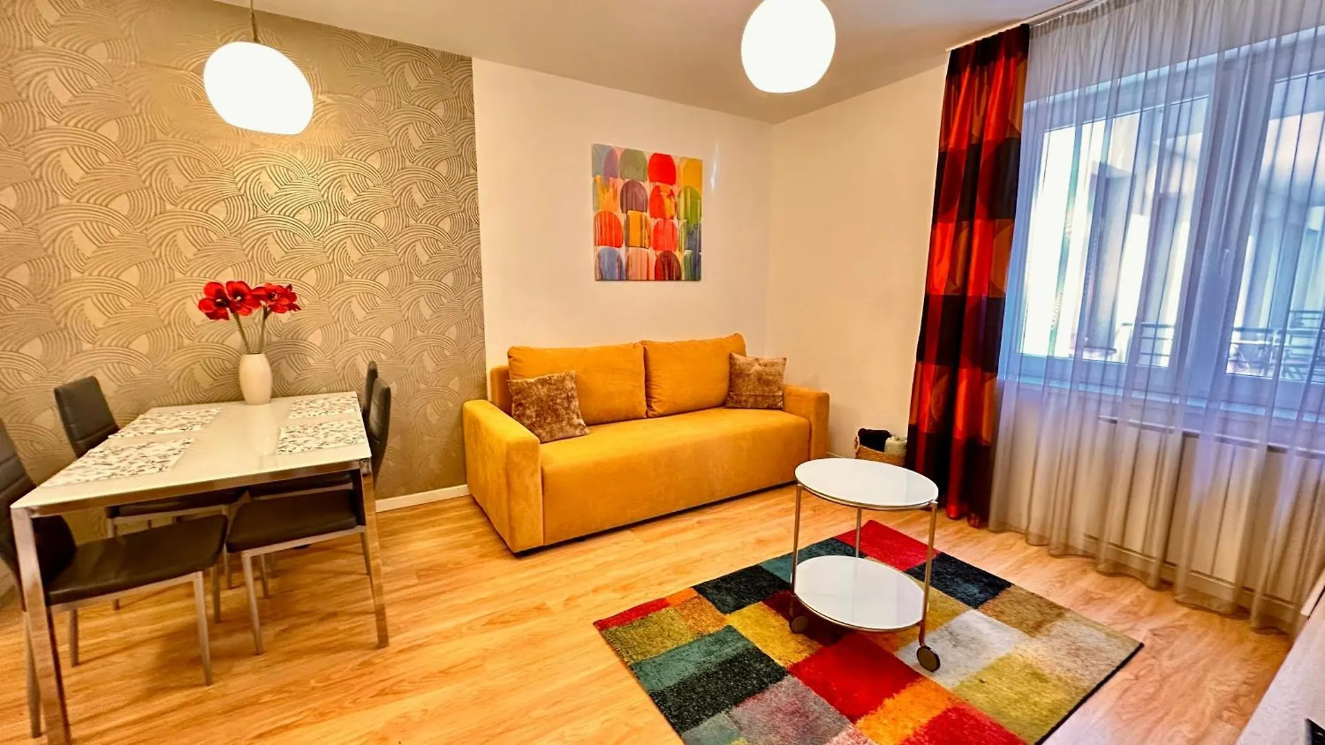 The Prince'S Neighbour Apartment Budapest With Free Garage